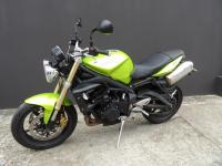 TRIUMPH STREET TRIPLE 675