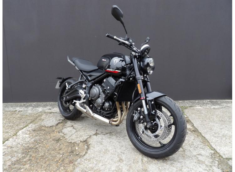 TRIUMPH TRIDENT 660