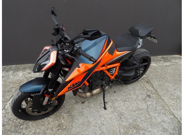 KTM 1290 SUPER DUKE R SUPERDUKE R SUPERDUKE 1290 R