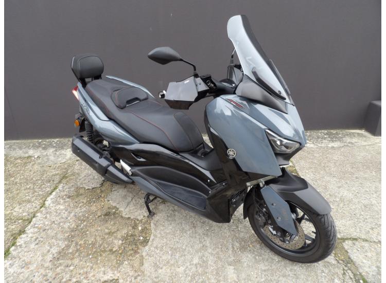 YAMAHA XMAX 300 Tech Max