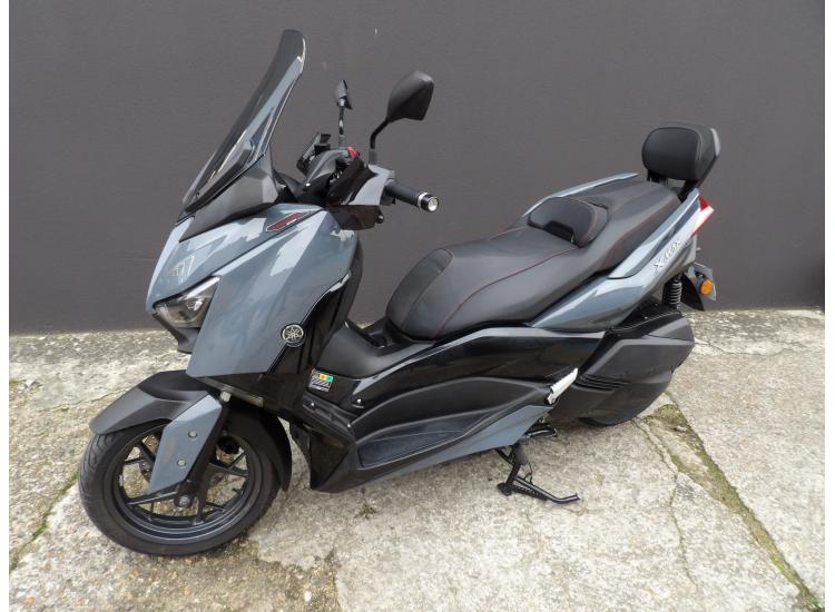 YAMAHA XMAX 300 Tech Max