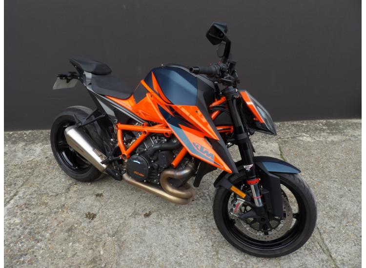 KTM 1290 SUPER DUKE R SUPERDUKE R SUPERDUKE 1290 R