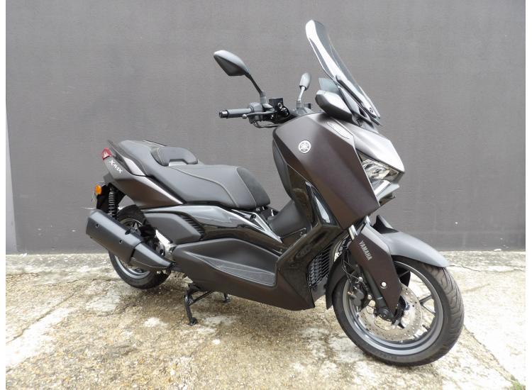 YAMAHA XMAX 300 Tech Max